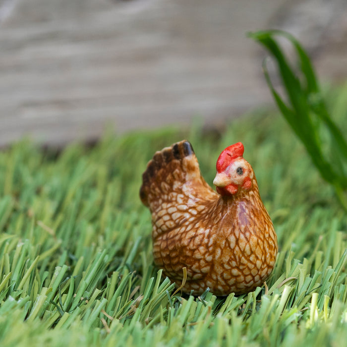 Hen - Bantam Hen "Buff" - miniature porcelain figurine