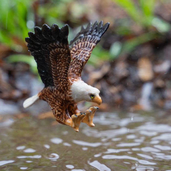 Bald Eagle Fishing - miniature porcelain figurine