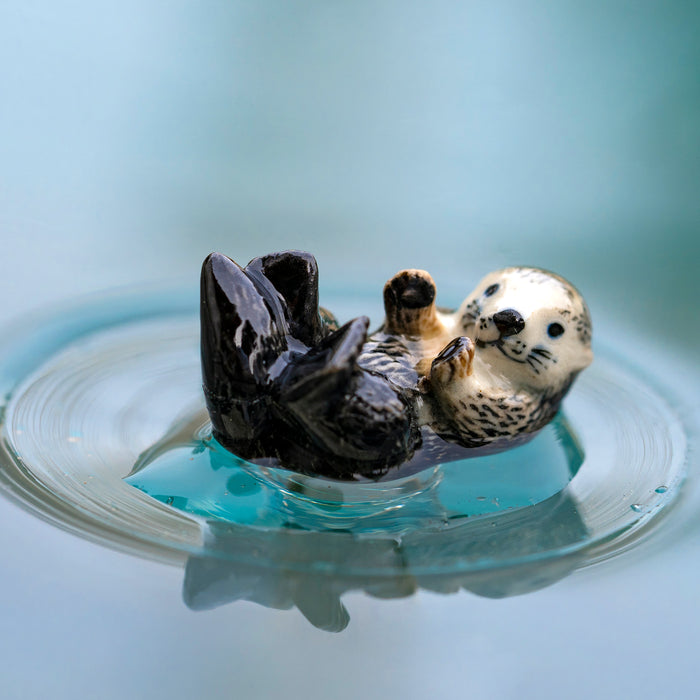 Sea Otter "Hammer" - miniature porcelain figurine