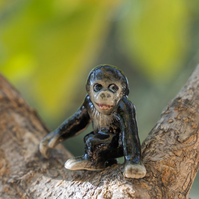 Gorilla "Knuckles" - miniature porcelain figurine