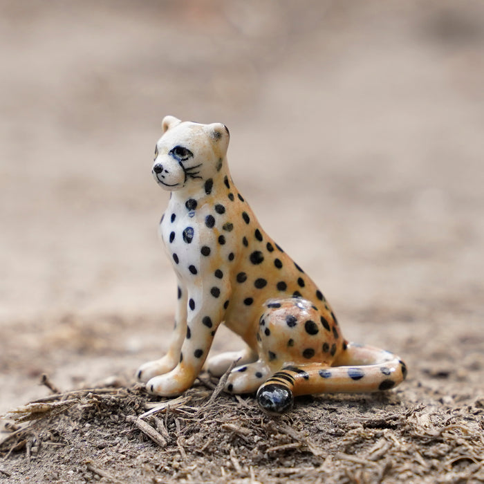 Cheetah "Jelanii" - miniature porcelain figurine